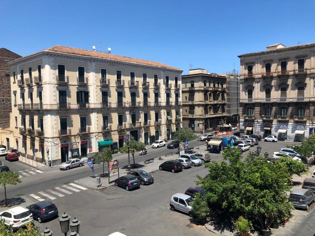 Appartement Finestre In Piazza à Catane Extérieur photo
