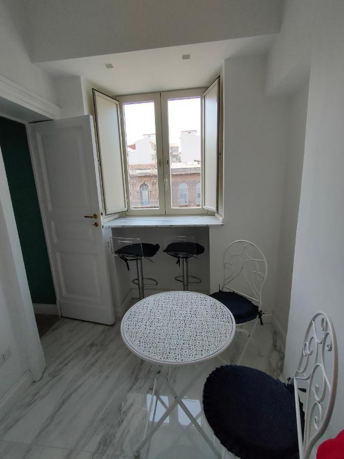 Appartement Finestre In Piazza à Catane Extérieur photo