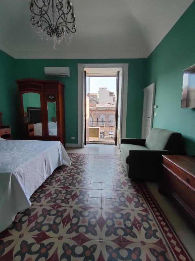 Appartement Finestre In Piazza à Catane Extérieur photo
